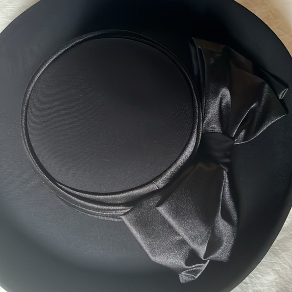 ML Studio Hat , Derby Hat, Church Hat Black Big Bow Wide Rim Millinery - Picture 14 of 15